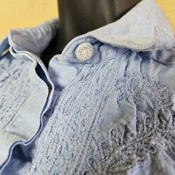 Kenneth Scott Chambray Button Down Top - Picture 5 of 8
